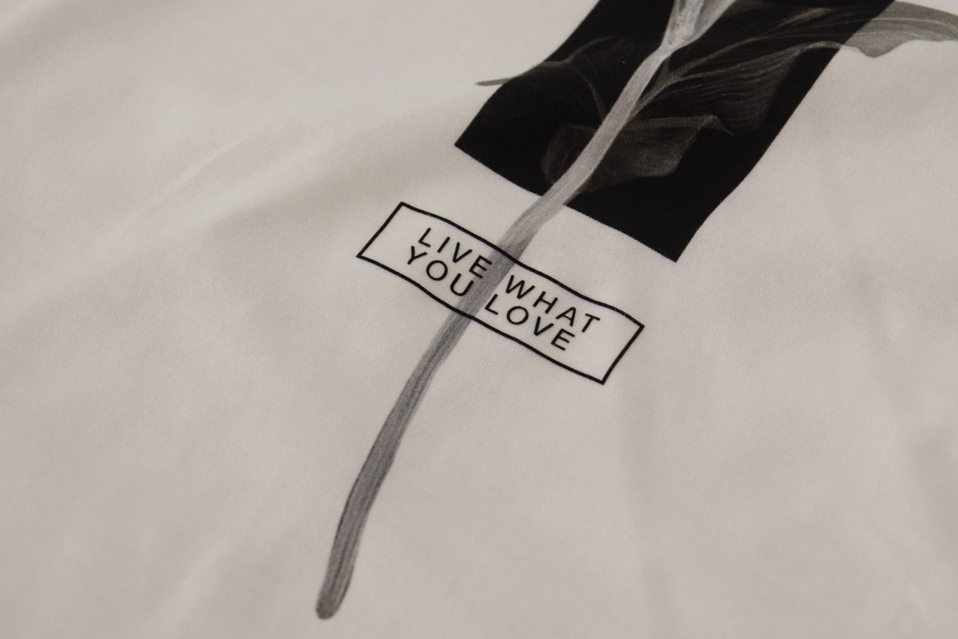 Dolce & Gabbana White Black Roses Crewneck Cotton  T-shirt - Whispers Of Wisdom Clothing