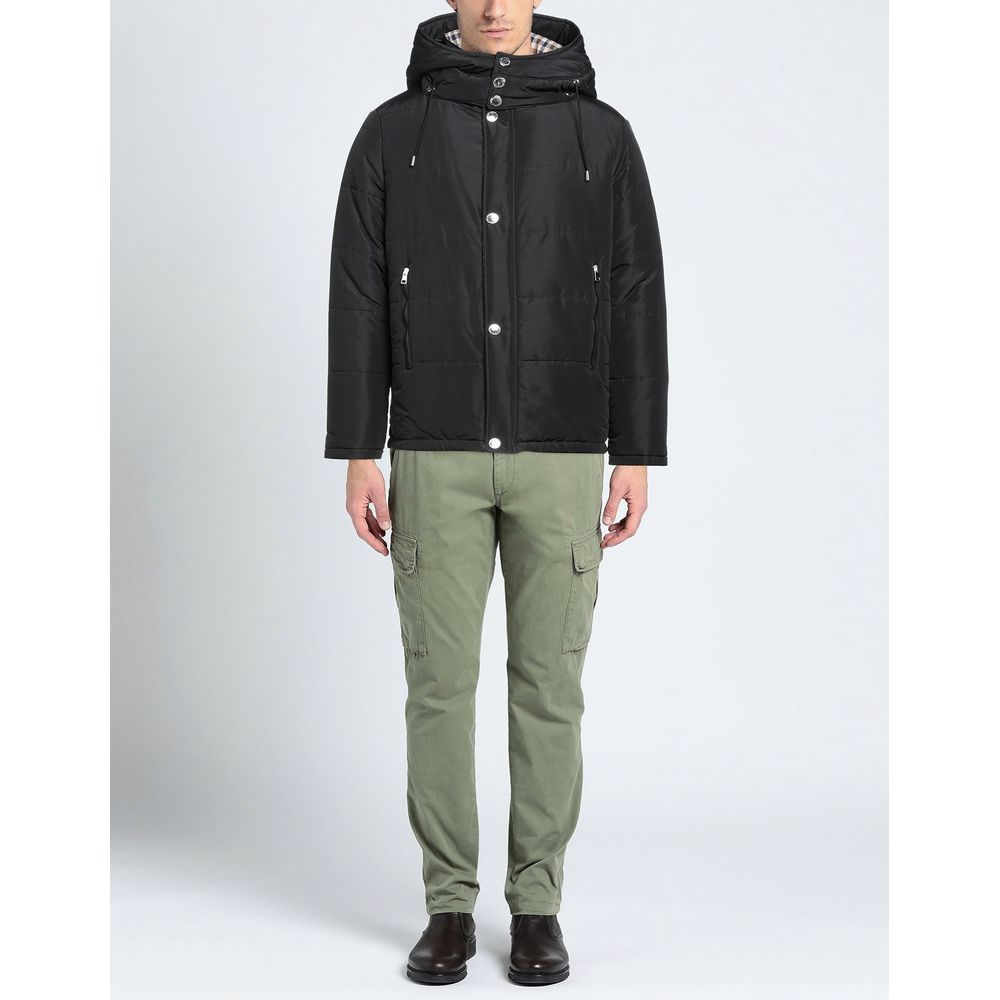 جاكيت Aquascutum الأسود الأنيق بغطاء رأس قابل للإزالة