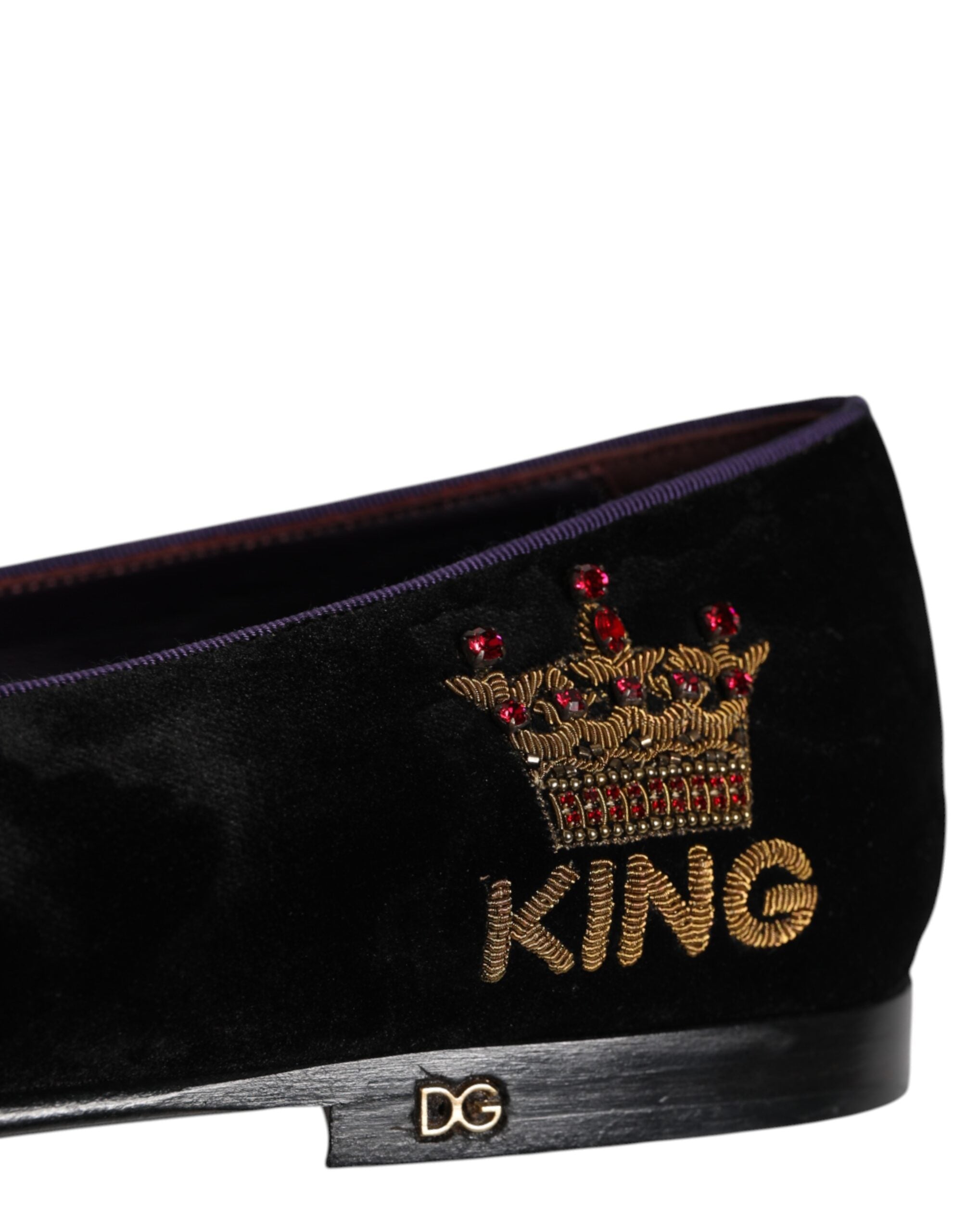 حذاء دولتشي آند غابانا أسود بدون رباط مطرز بشعار DG Crown