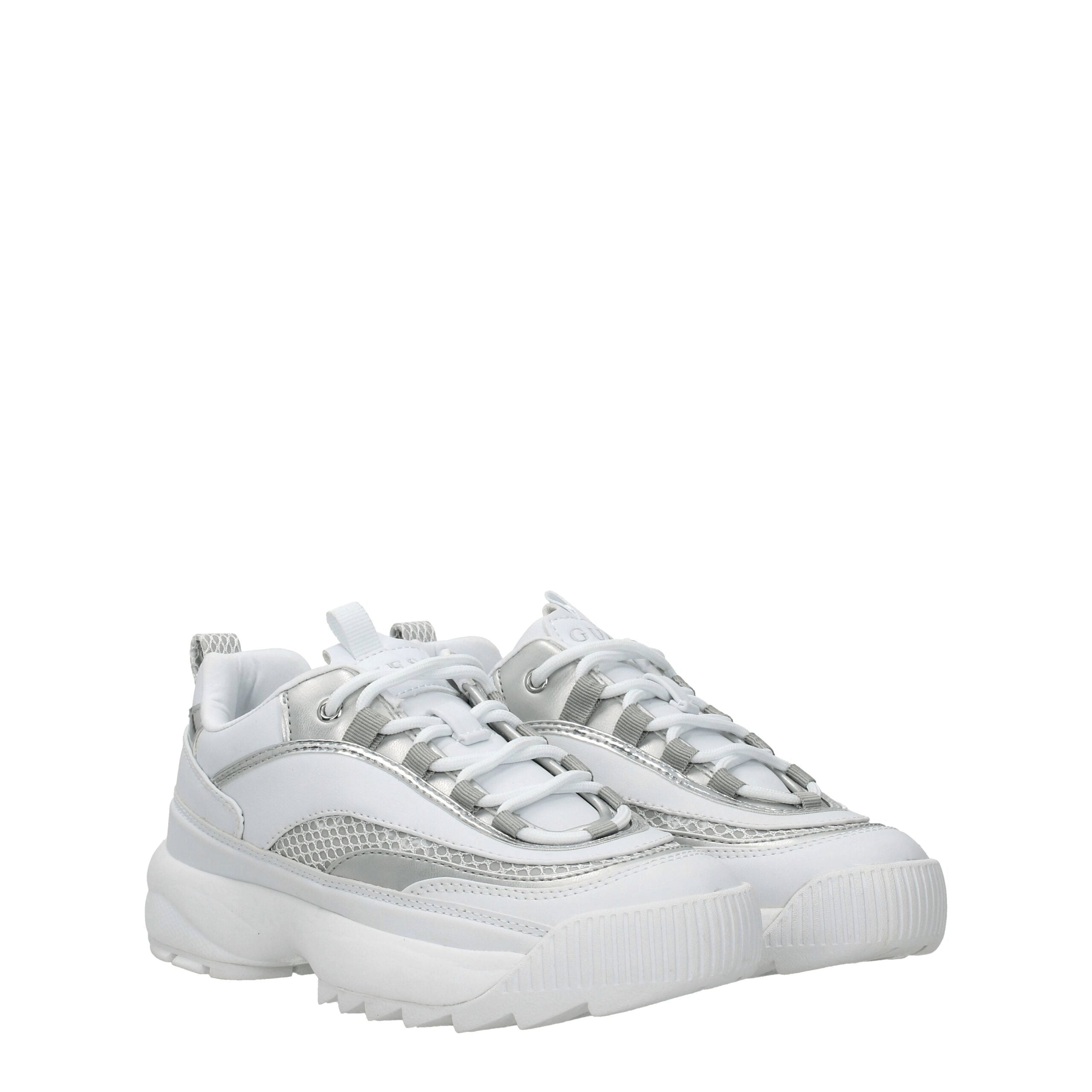 حذاء رياضي أبيض من البولي إيثيلين السميك من Guess