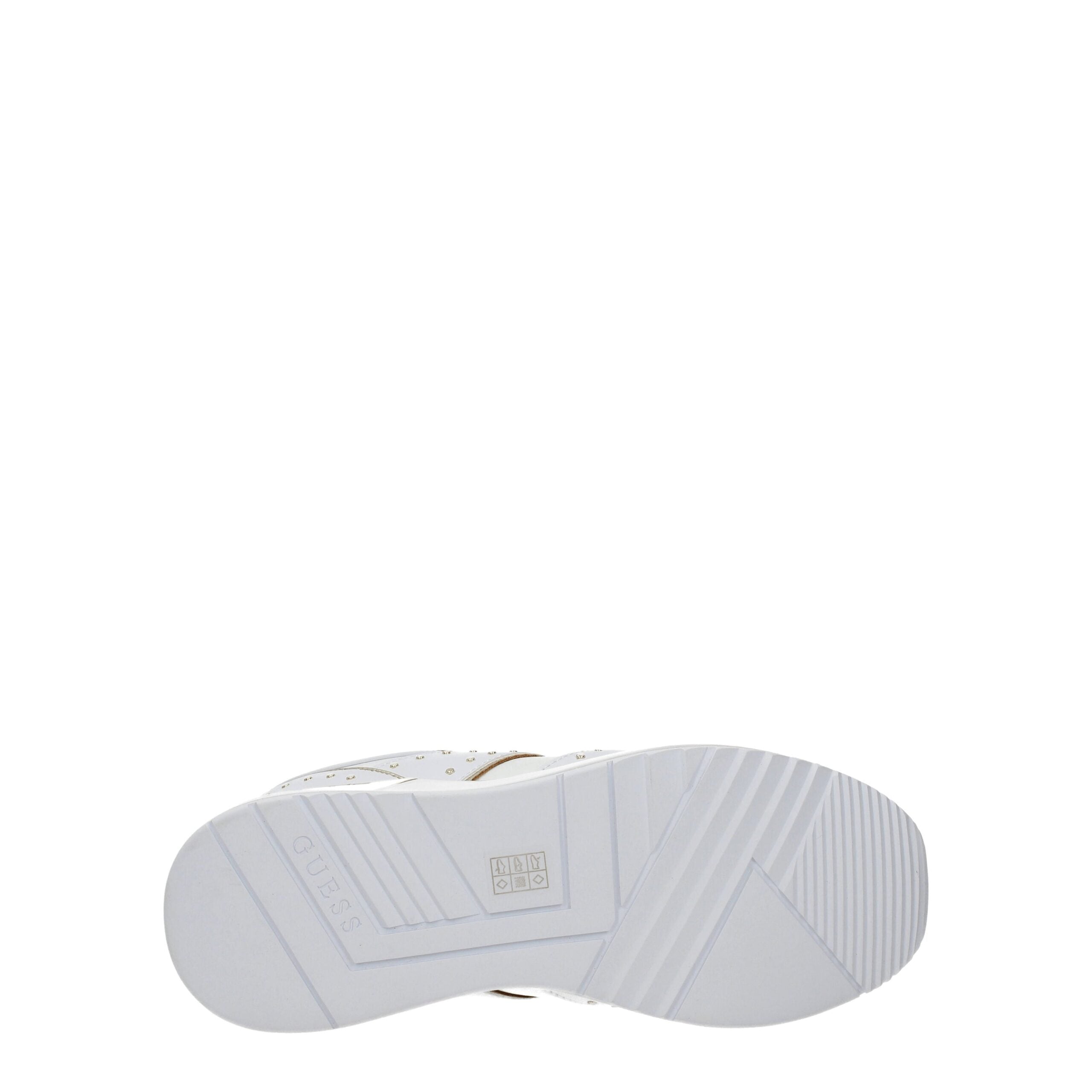 حذاء رياضي من البولي إيثيلين باللون الأبيض من Guess