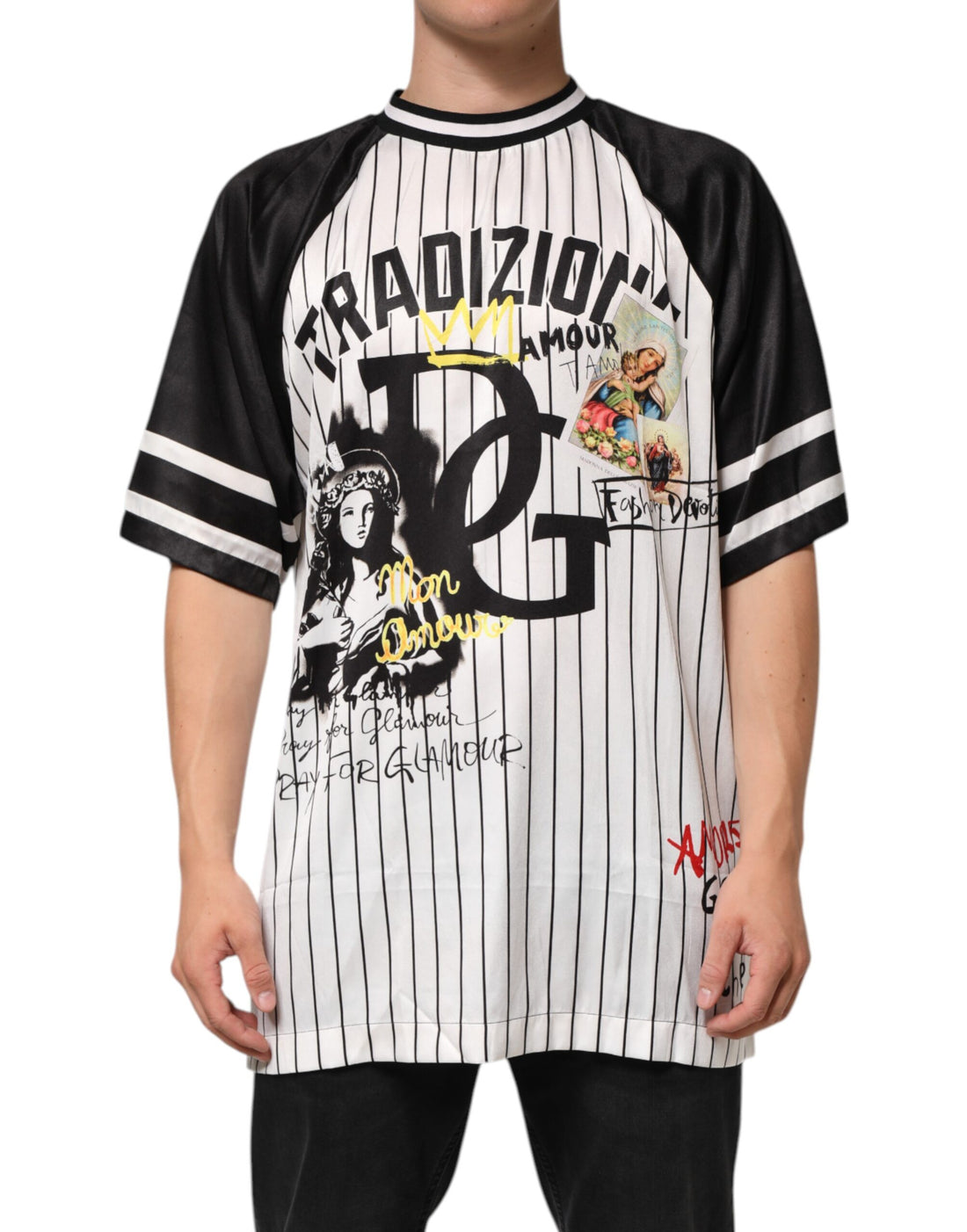 تي شيرت Dolce &amp; Gabbana Tradizione Graffiti Print كبير الحجم للرجال